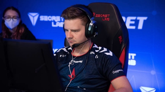 内马尔分享绝地求生成就引发电竞热潮